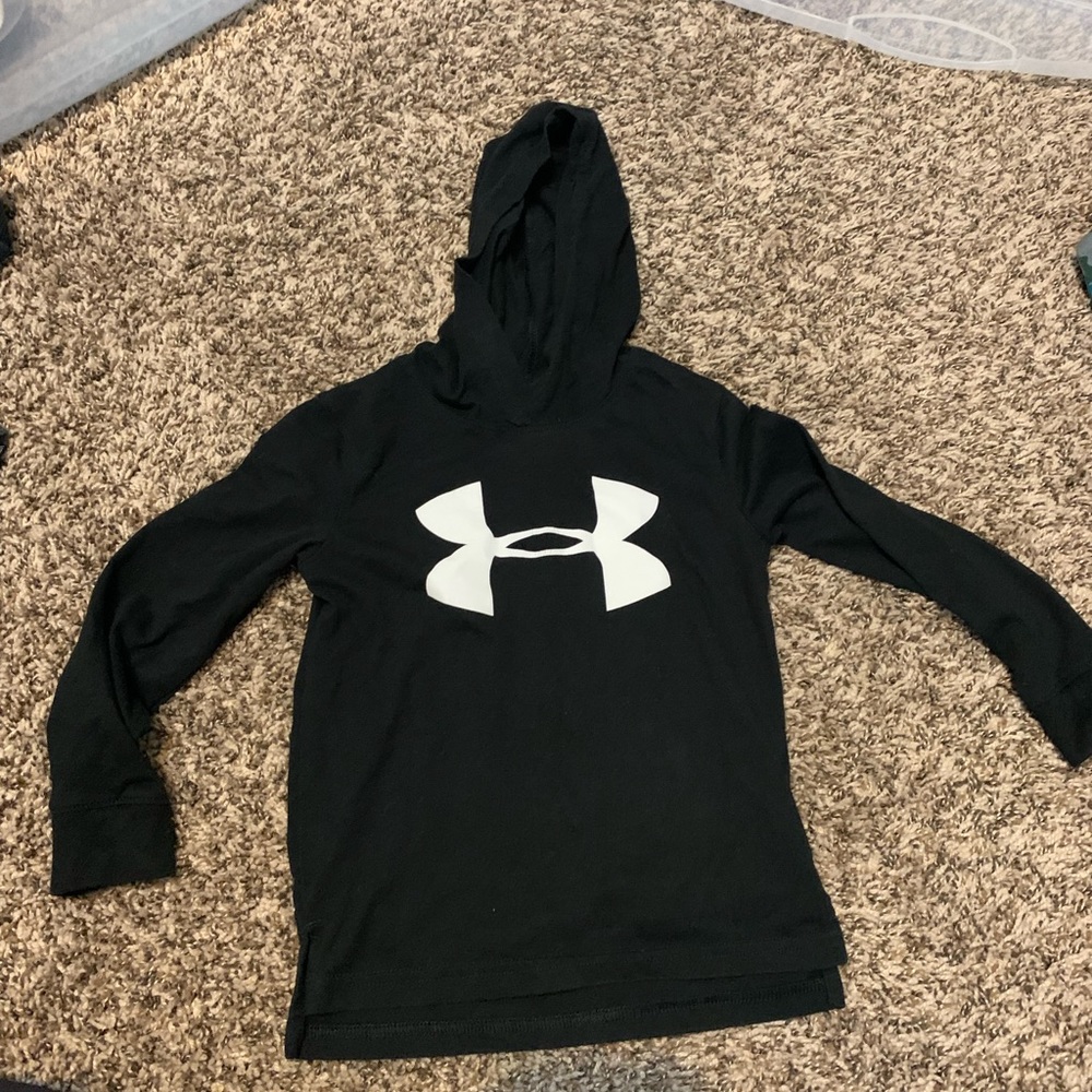 Under armour hooded T shirt size 4